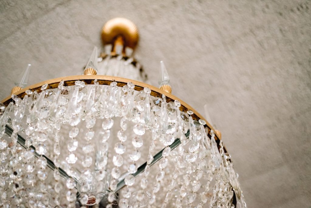 Photo Crystal chandelier